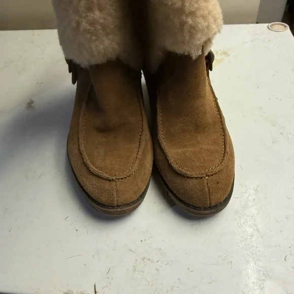 BearPaw Tan Suede Boots with Cream Fur Cuff - Picture 2 of 5